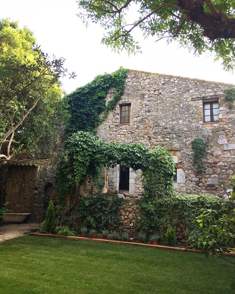 masia-la-capsa-de-llum-5