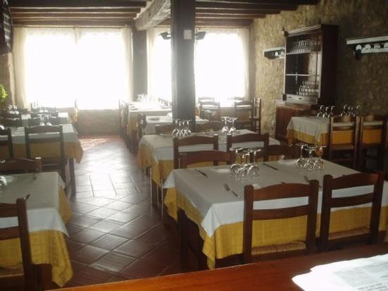 hostal-de-la-rovira-2