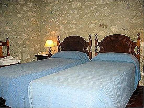 hostal-de-la-rovira-3