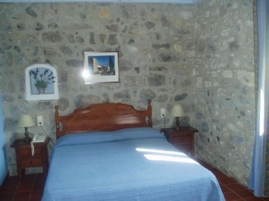 hostal-de-la-rovira-4