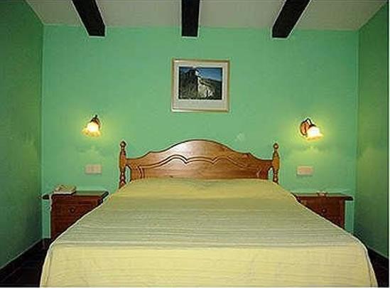 hostal-de-la-rovira-5