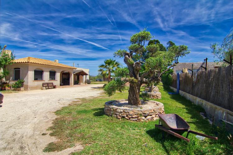 masia-rural-can-ribes-6