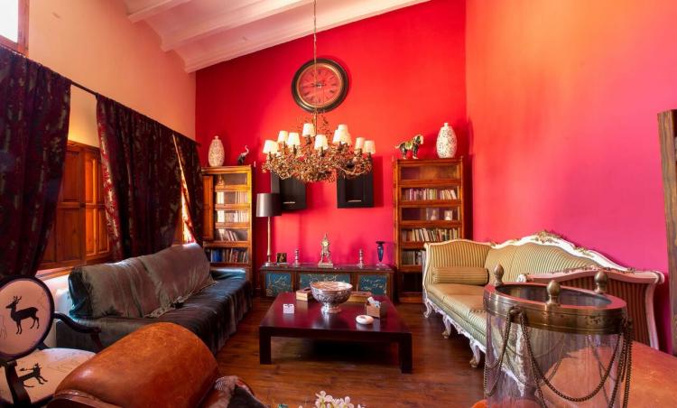 la-casa-de-les-cireres-1