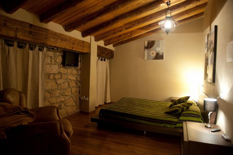 hotel-rural-la-garbinada-1