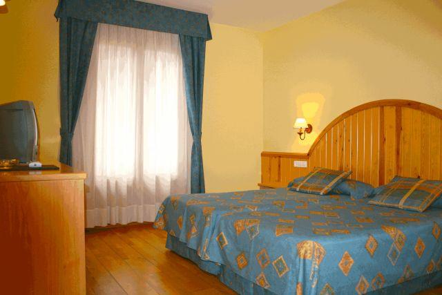 hotel-rural-estanys-blaus-1