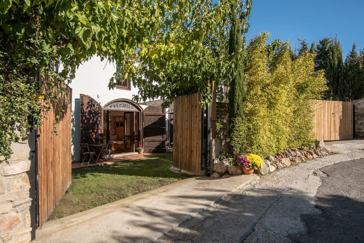 casa-rural-cervecera-les-canyes-5