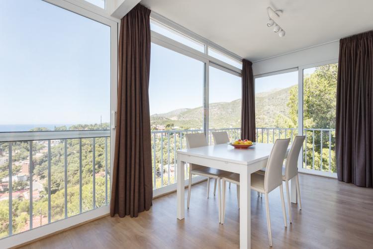 hhbcn-seaview-apartment-castelldefels-9