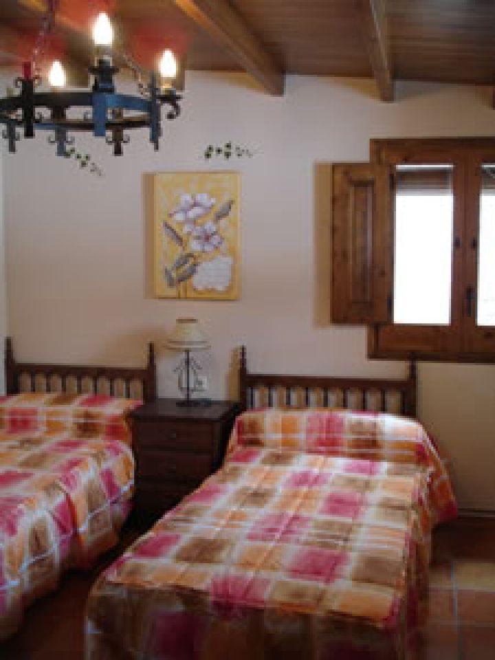 el-castell-de-les-oluges-9