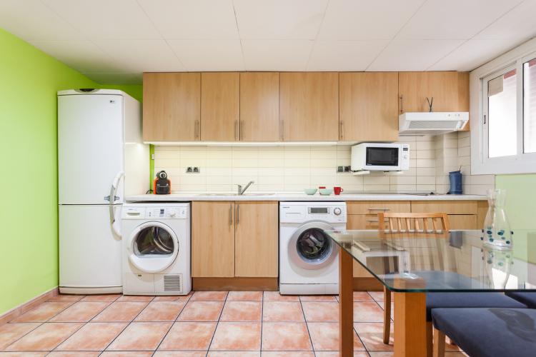 hhbcn-beach-apartment-castelldefels-2-3