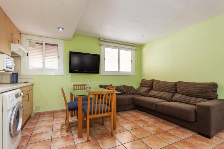 hhbcn-beach-apartment-castelldefels-2-4