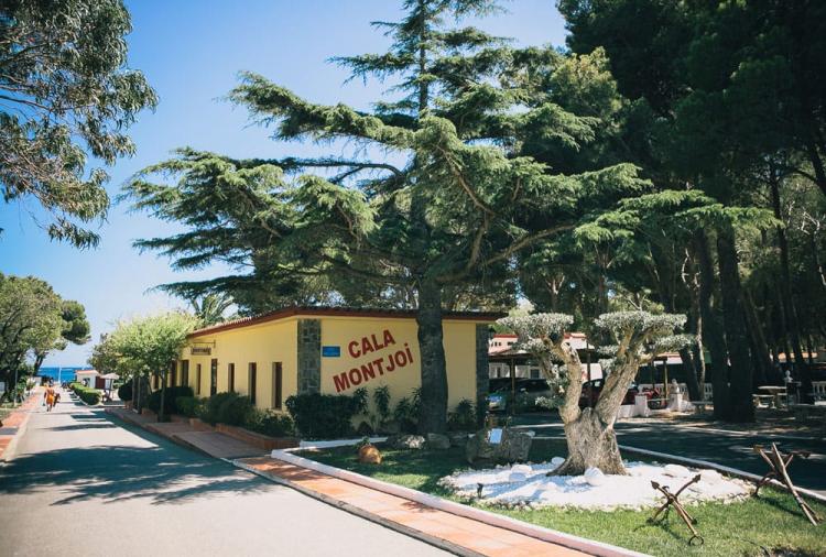 cala-montjoi-ciudad-de-vacaciones-2
